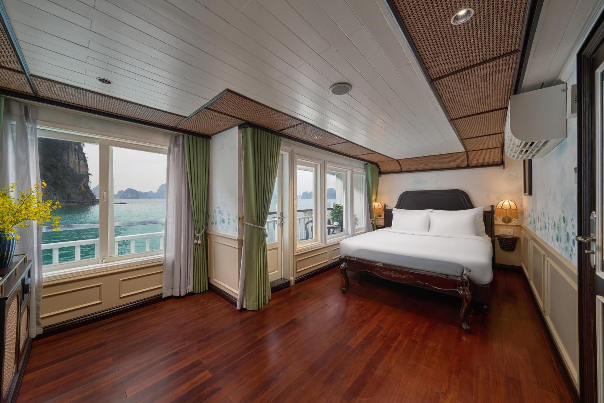 Signature Royal Halong Cruise 5* Ha Long