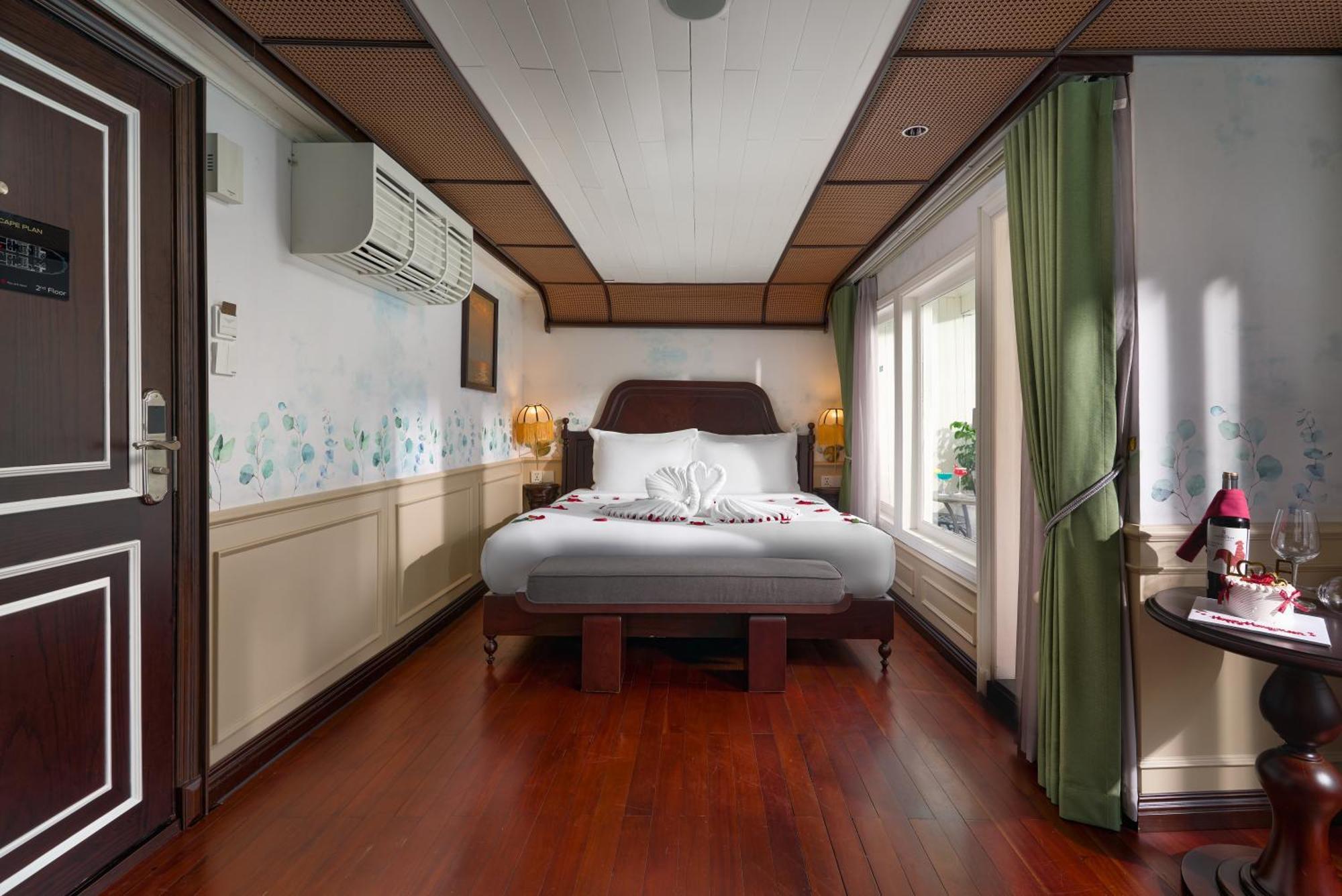 Signature Royal Halong Cruise 