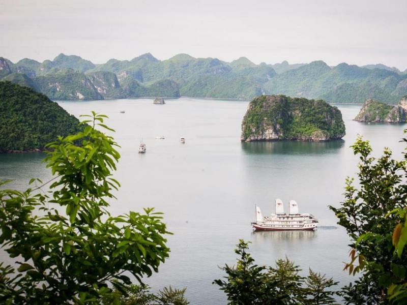 Signature Royal Halong Cruise  5*