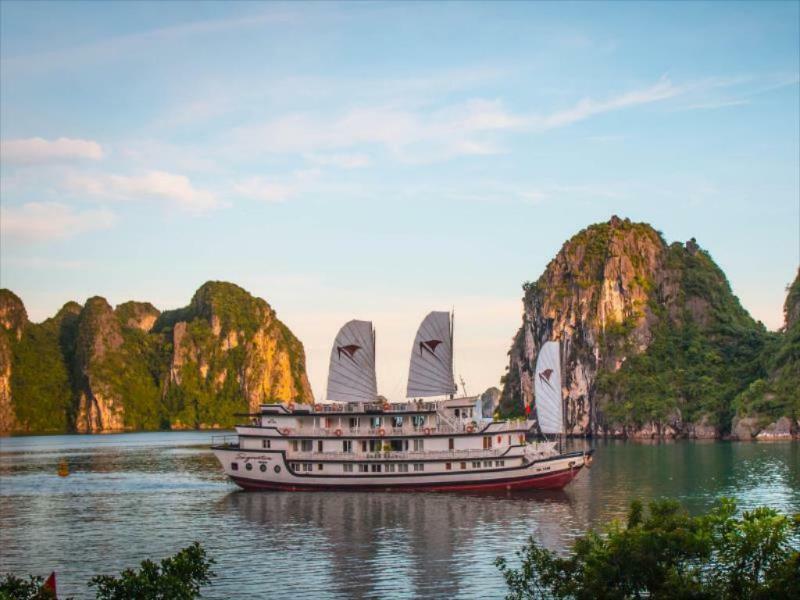  Signature Royal Halong Cruise Ha Long